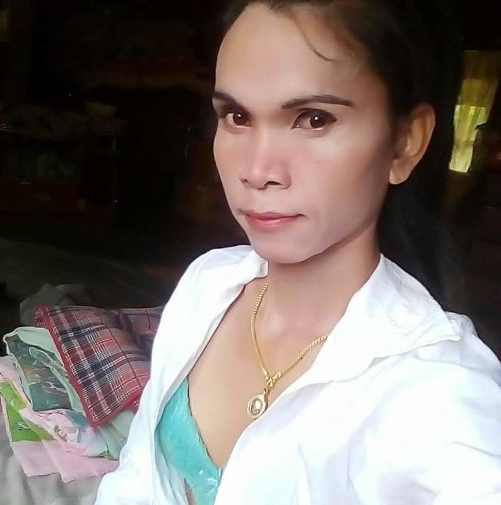Ibu muda tetek besar #80989157
