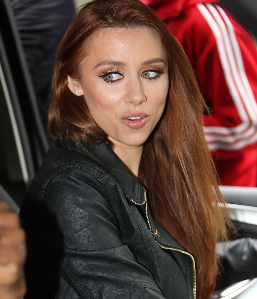 Una Healy nude #108242744