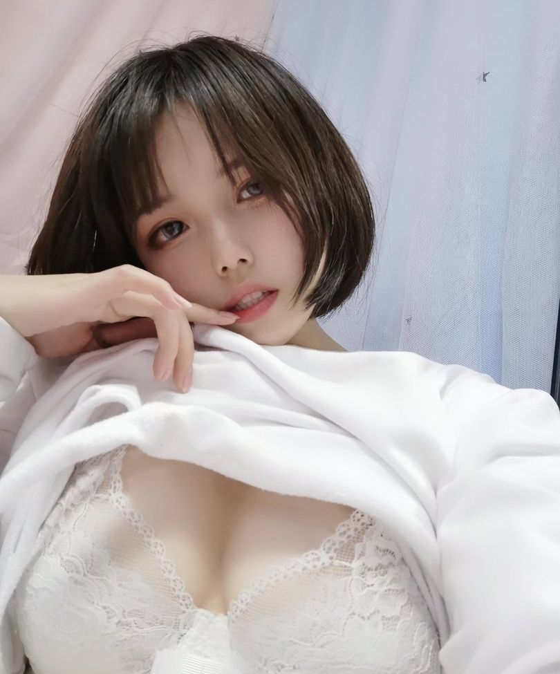 Qiyuemiaozi desnuda #108786425