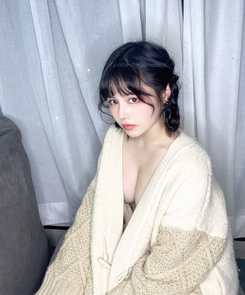 Qiyuemiaozi desnuda #108786427