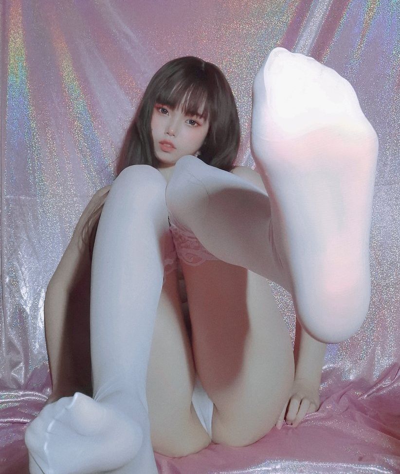 Qiyuemiaozi desnuda #108786570