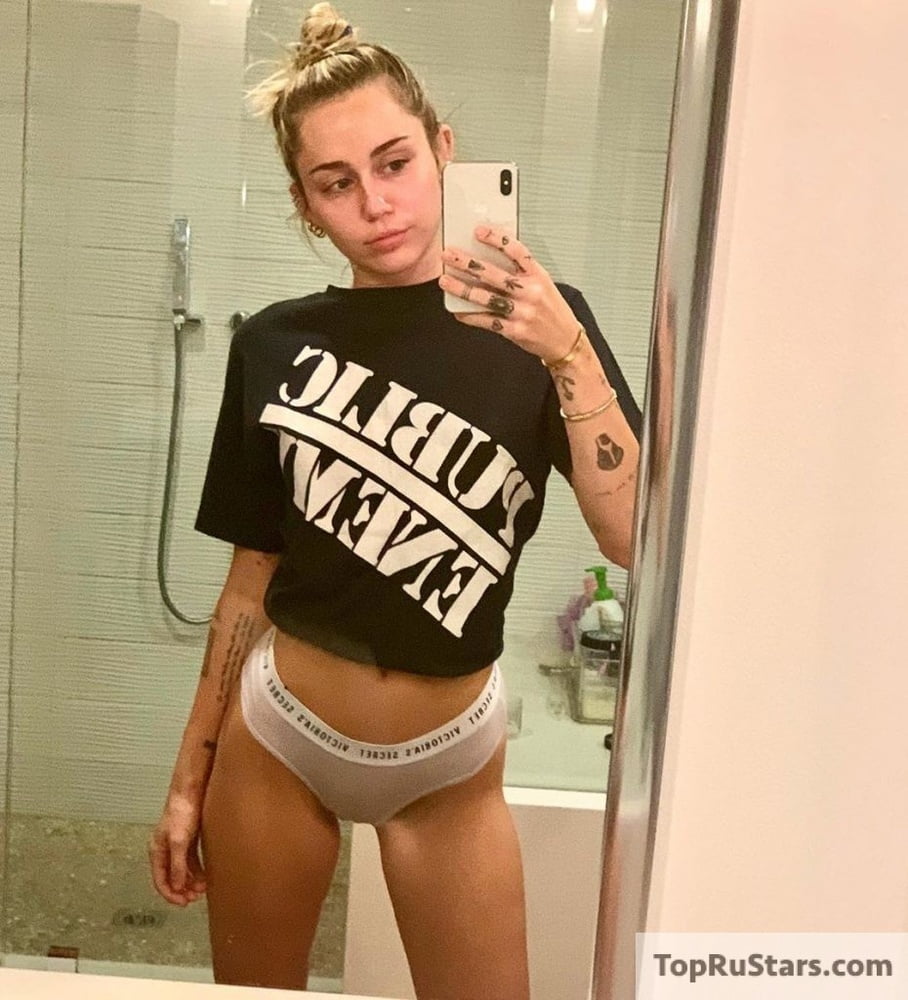 Miley Cyrus Nude #90429317