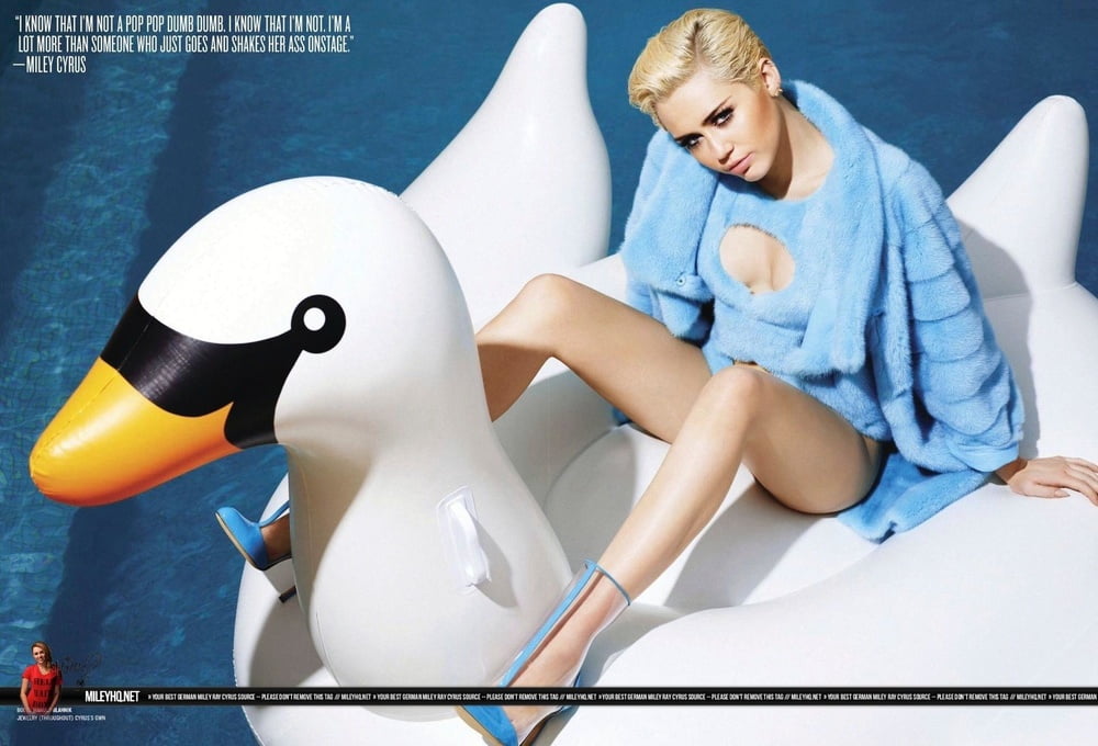 Miley Cyrus Nude #90429395