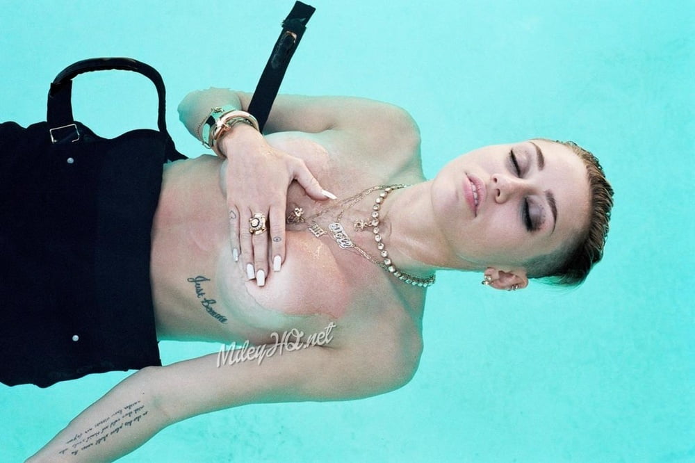 Miley cyrus nackt
 #90429438