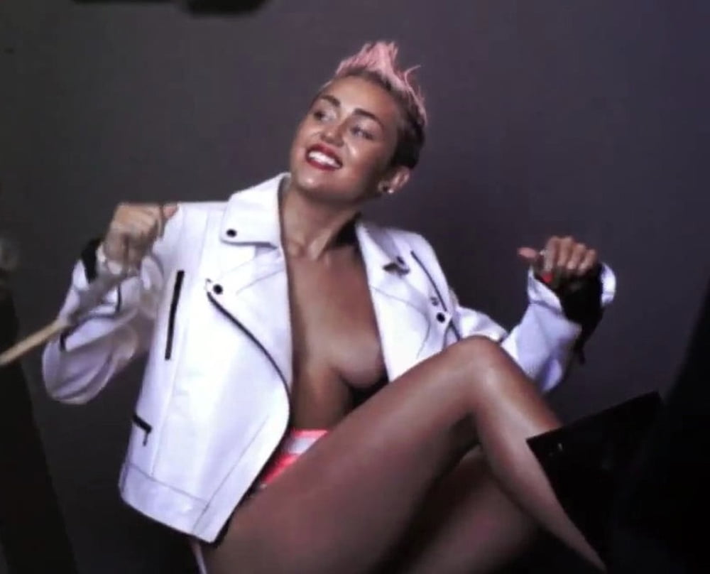 Miley cyrus nude
 #90429478