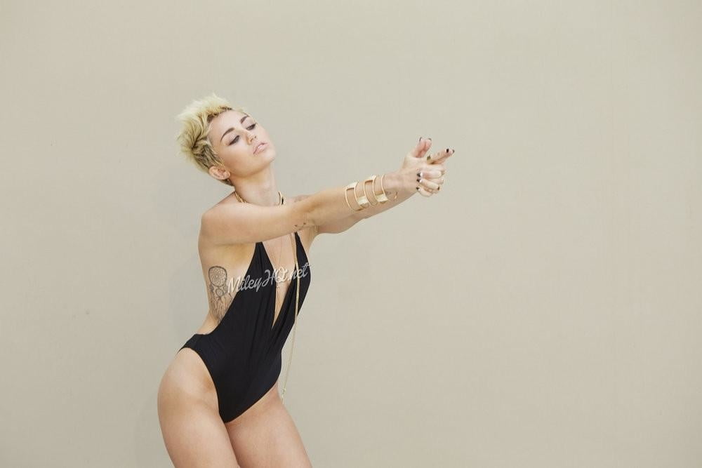Miley cyrus nude
 #90429527