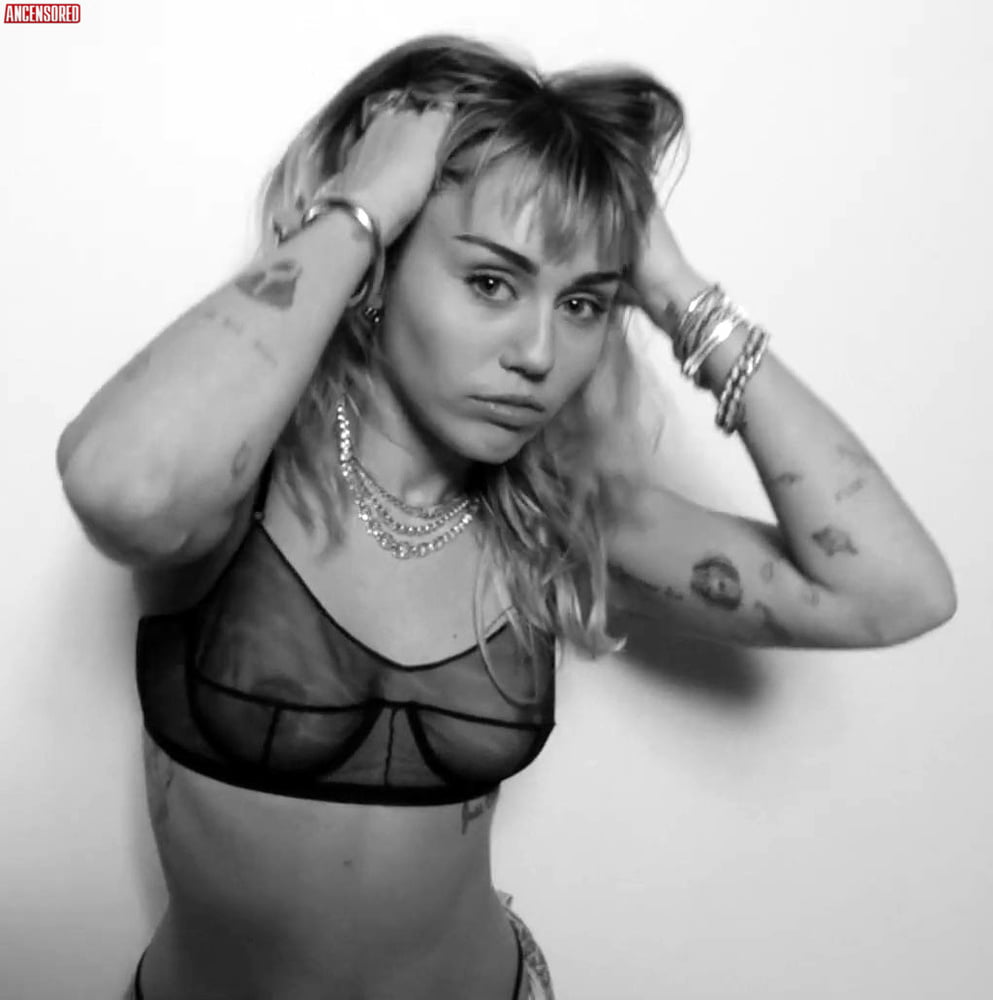 Miley cyrus nackt
 #90429652