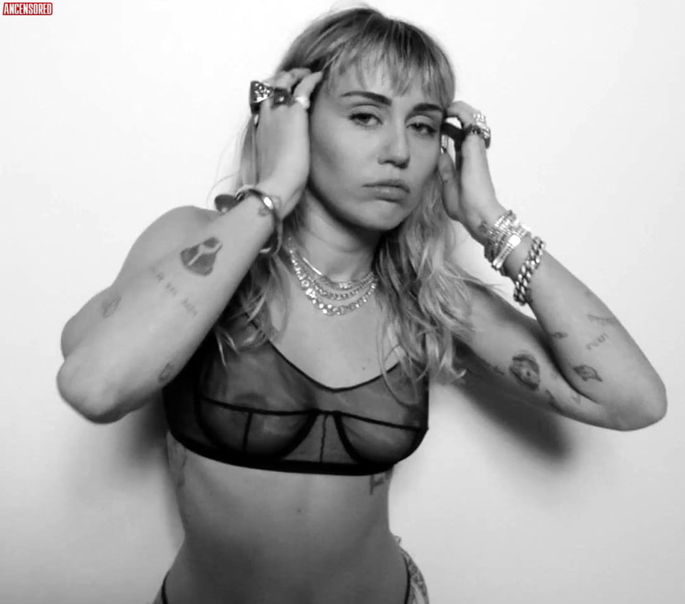 Miley cyrus nackt
 #90429654