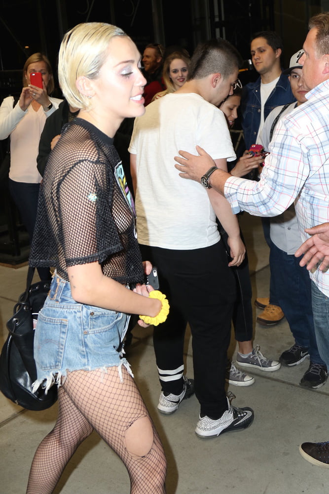Miley cyrus nackt
 #90429747