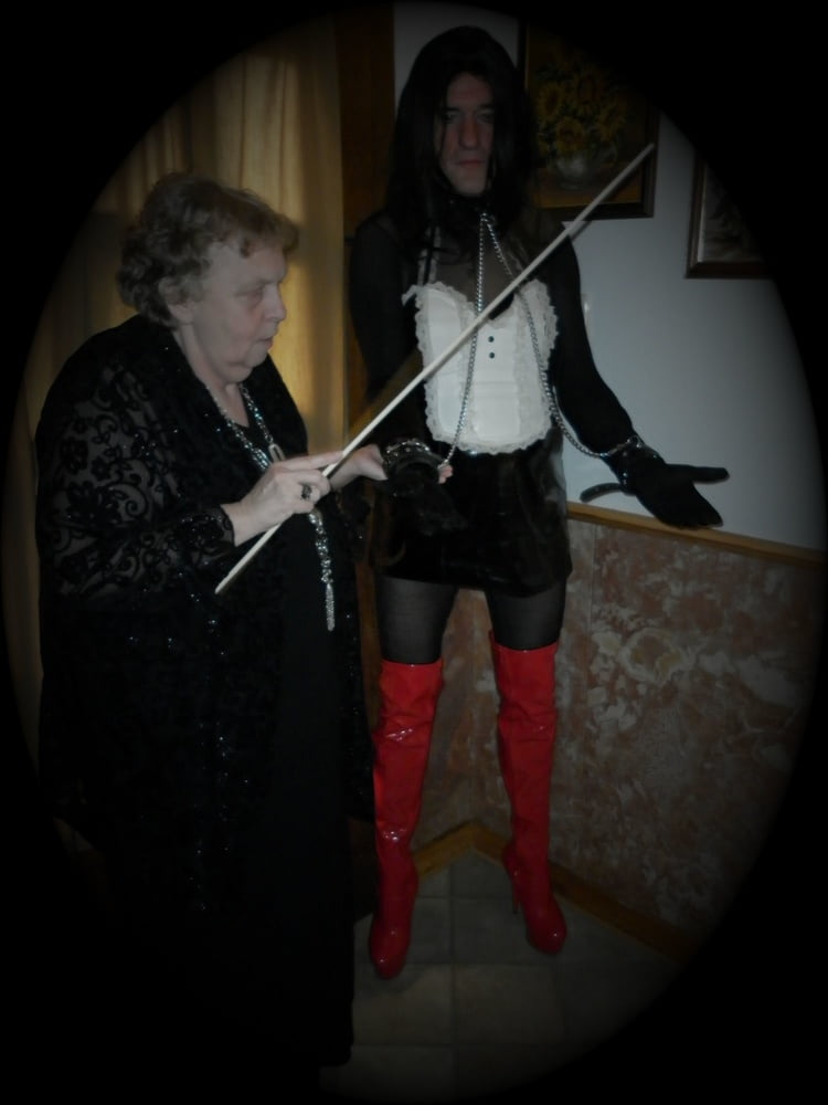 Devotes mit und um die Dame
 #104866669
