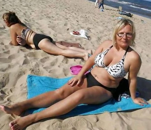 Primas na praia #96171865