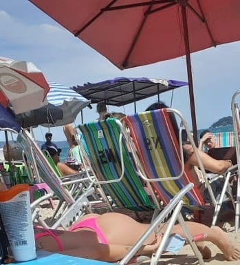 Primas na praia #96171881