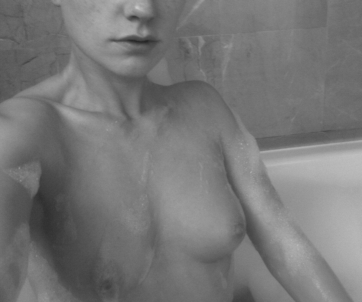 Anna Paquin nude #109110036
