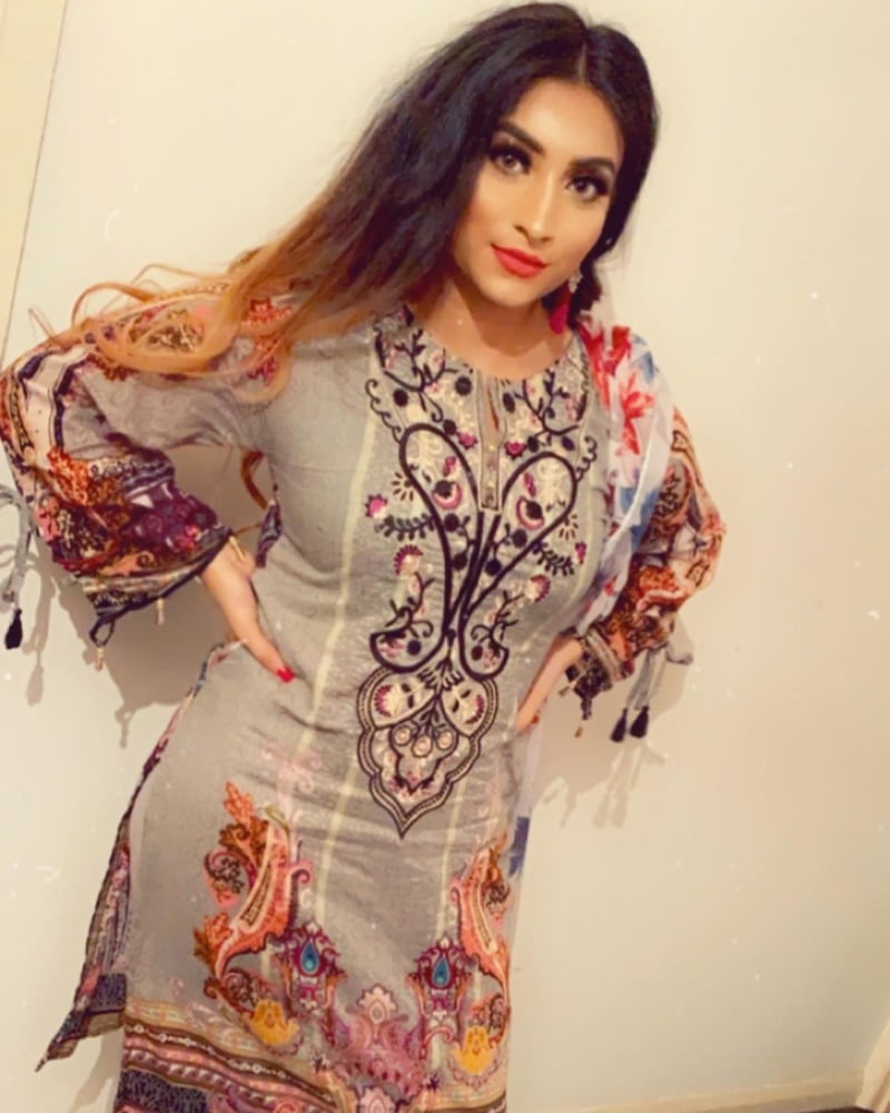 Hot pakistani women paki heels hijab sexy desi
 #99994247