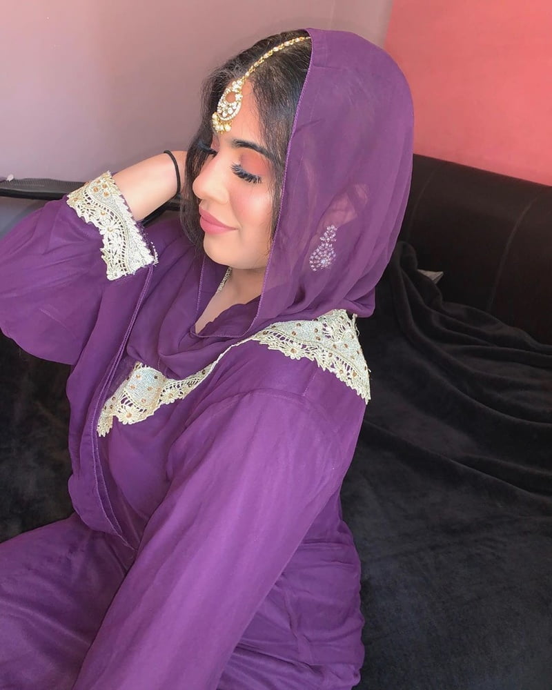 Hot pakistani women paki heels hijab sexy desi
 #99994258