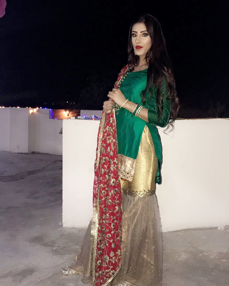 Hot pakistani women paki heels hijab sexy desi
 #99994639