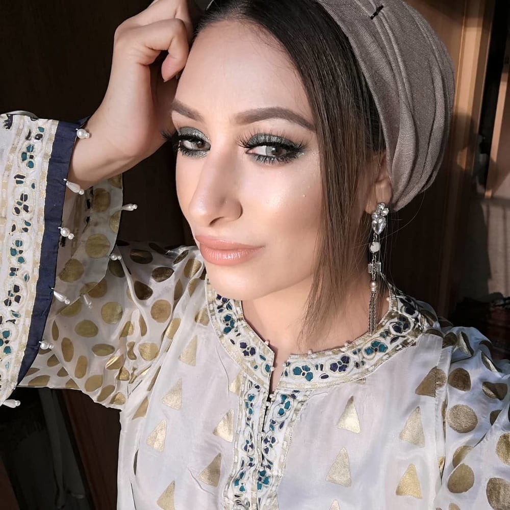 Hot pakistani women paki heels hijab sexy desi
 #99995061