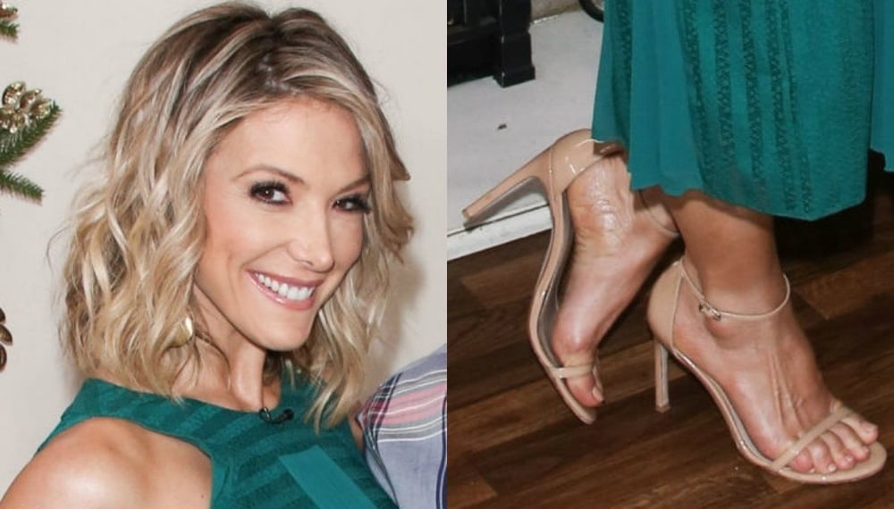 Debbie matenopoulos piernas sexy pies y tacón alto
 #103722279