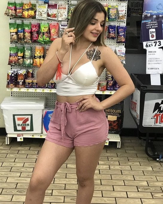 Karely ruiz
 #92086632