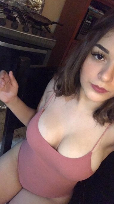 Karely ruiz
 #92086769