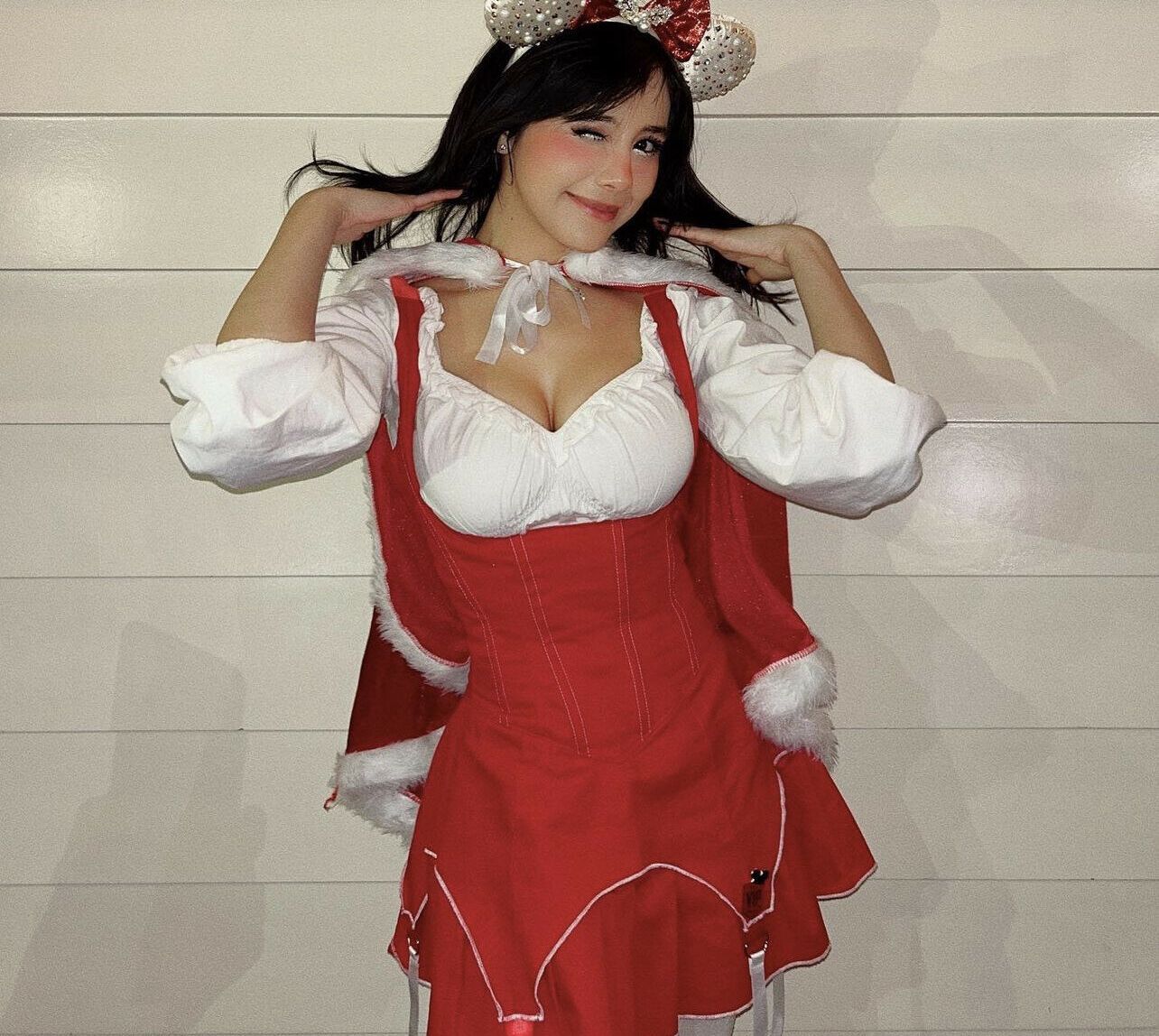 Neekolul desnuda #107866807