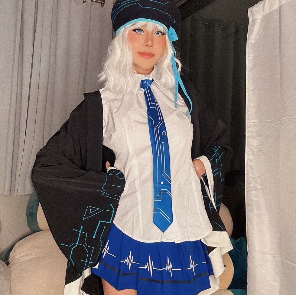 Neekolul desnuda #107866814