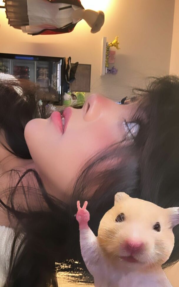 Neekolul desnuda #107866820