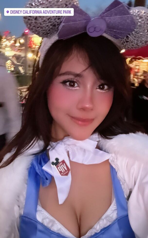 Neekolul desnuda #107866823