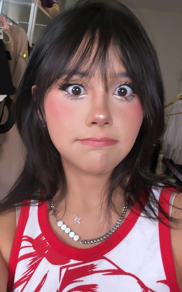 Neekolul desnuda #107866839