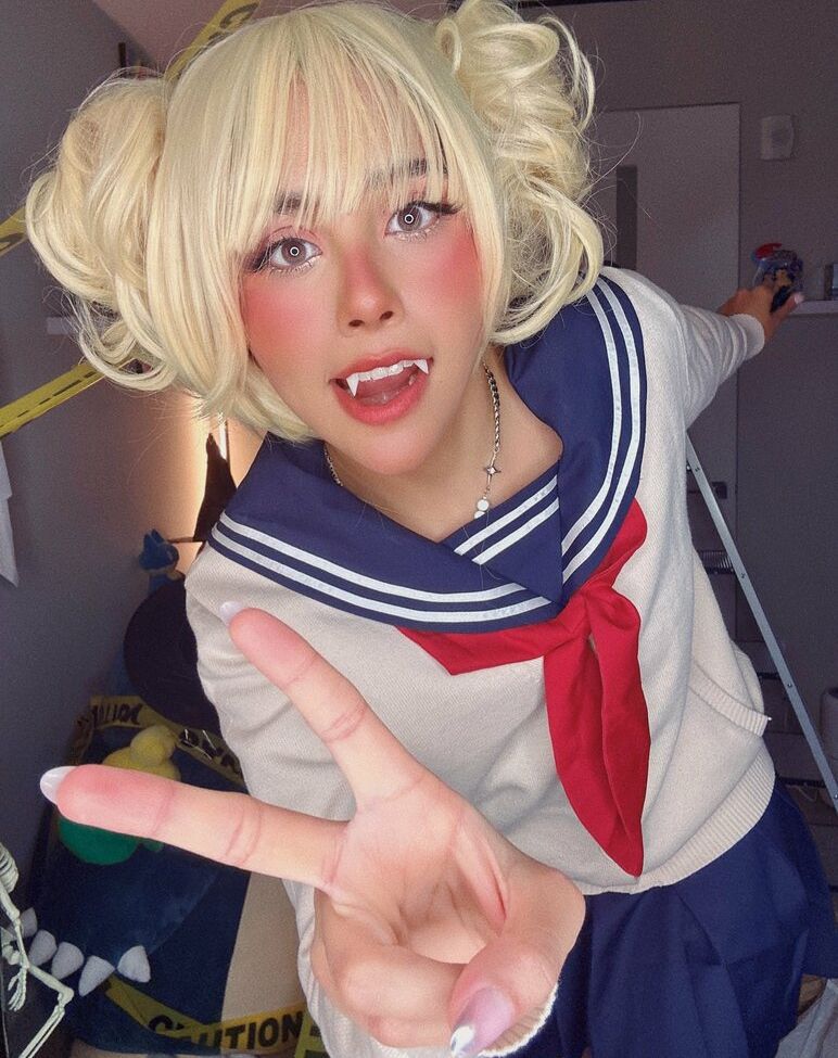 Neekolul desnuda #107866853