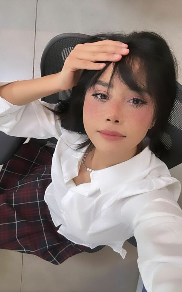 Neekolul desnuda #107866859