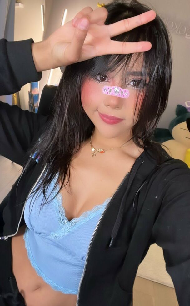 Neekolul desnuda #107866884