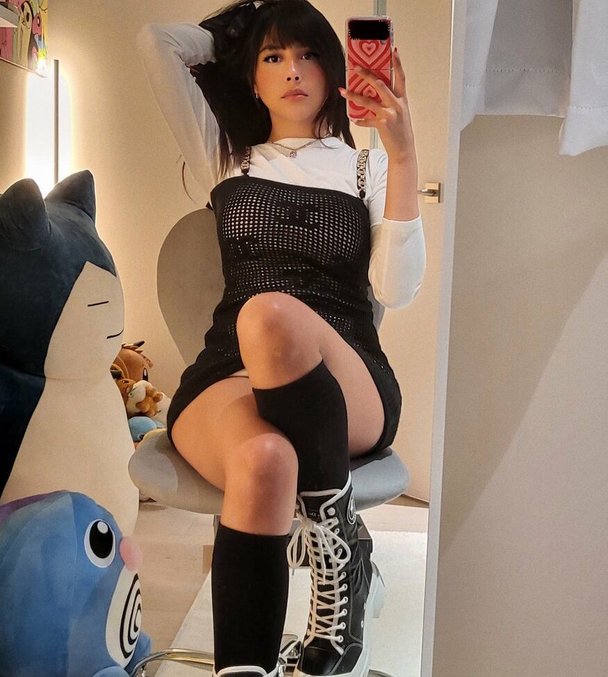 Neekolul desnuda #107866910