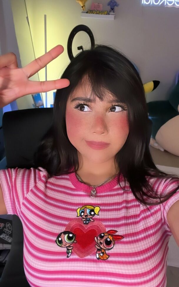 Neekolul desnuda #107866913