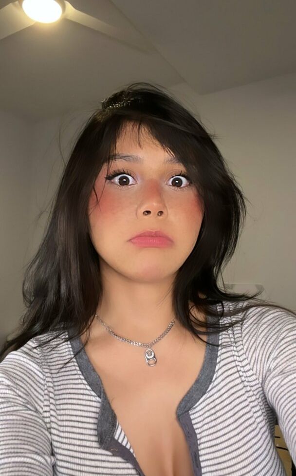 Neekolul desnuda #107866928