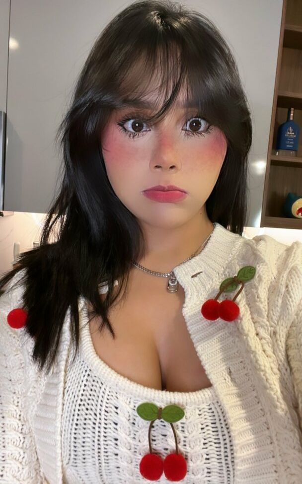 Neekolul desnuda #107866939