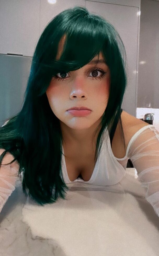 Neekolul desnuda #107866951