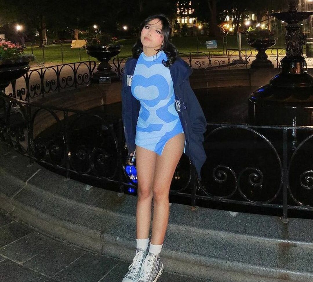 Neekolul desnuda #107866955