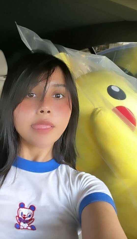 Neekolul desnuda #107866971