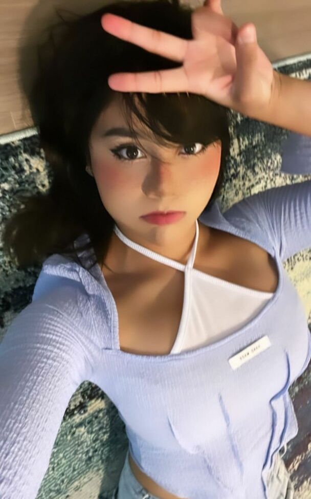 Neekolul desnuda #107866975