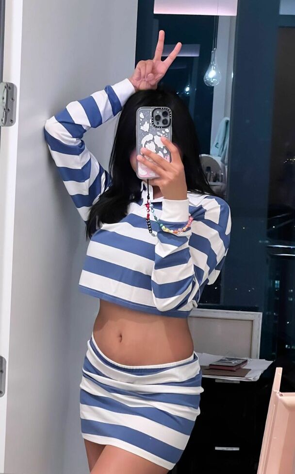 Neekolul desnuda #107866983