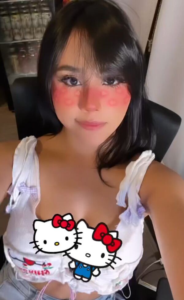 Neekolul desnuda #107866994