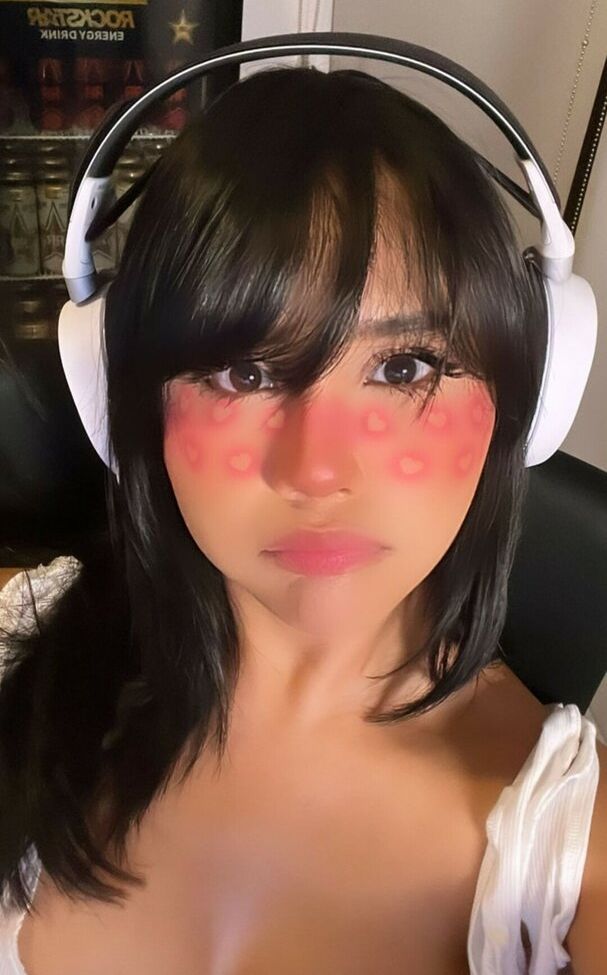 Neekolul desnuda #107866996