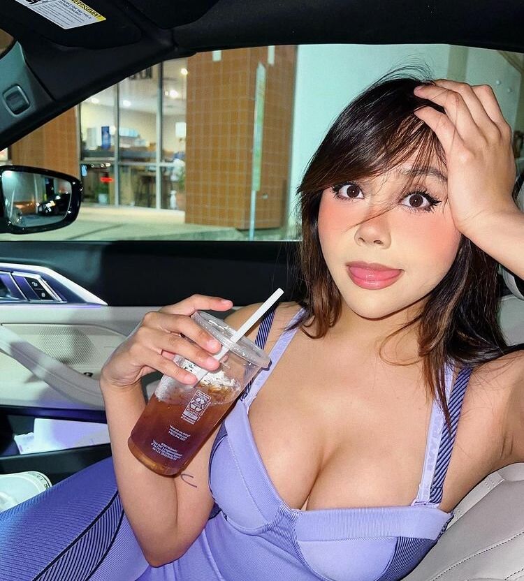 Neekolul desnuda #107867000