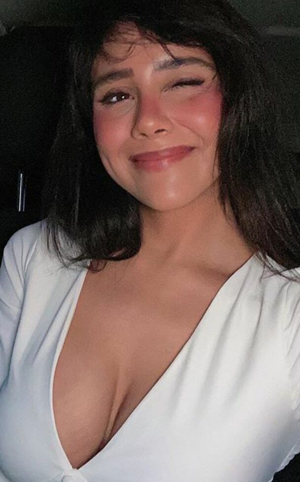 Neekolul desnuda #107867002