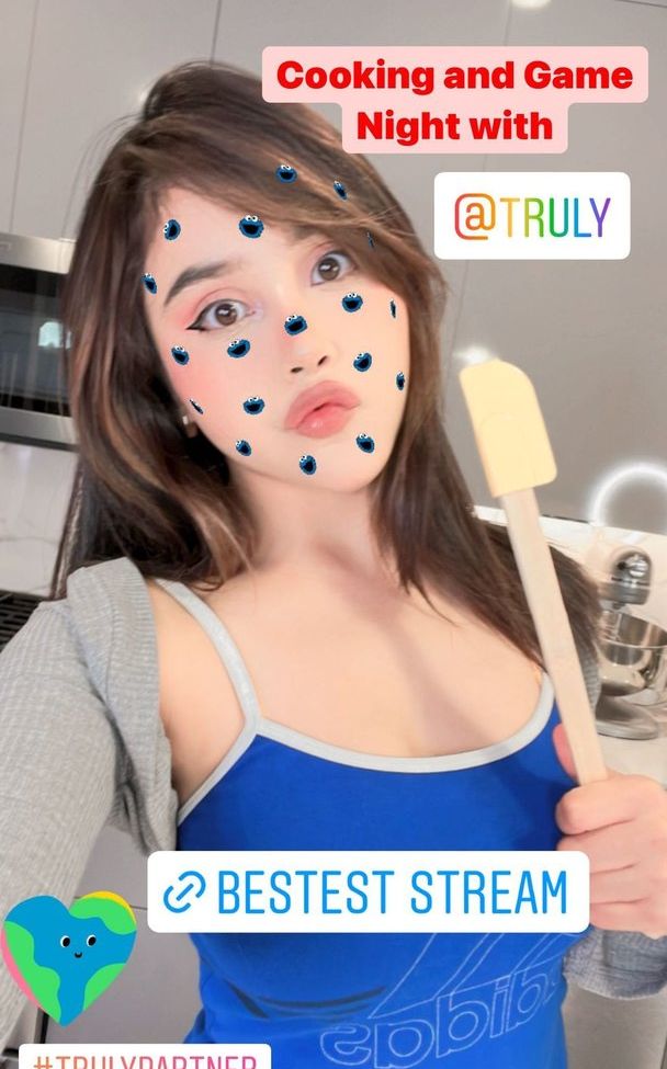 Neekolul desnuda #107867063