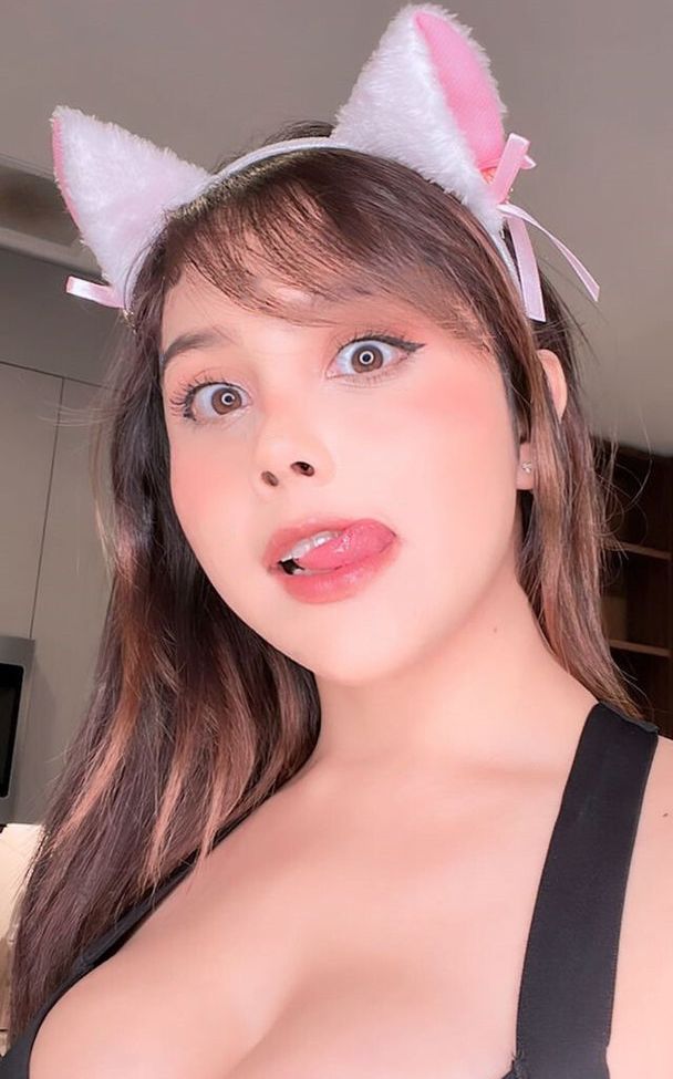 Neekolul desnuda #107867065