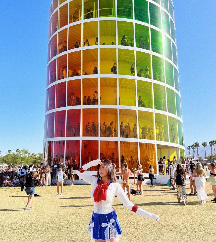 Neekolul desnuda #107867071