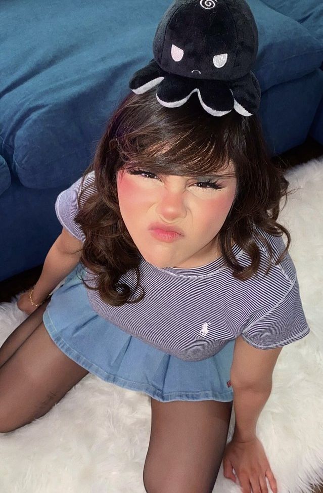 Neekolul desnuda #107867087