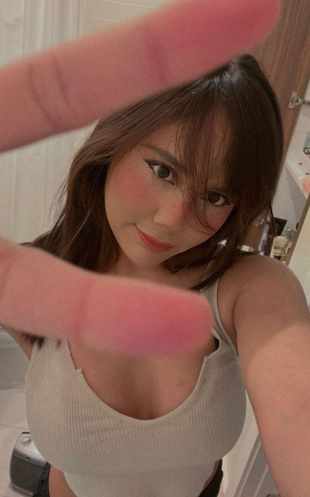 Neekolul desnuda #107867097